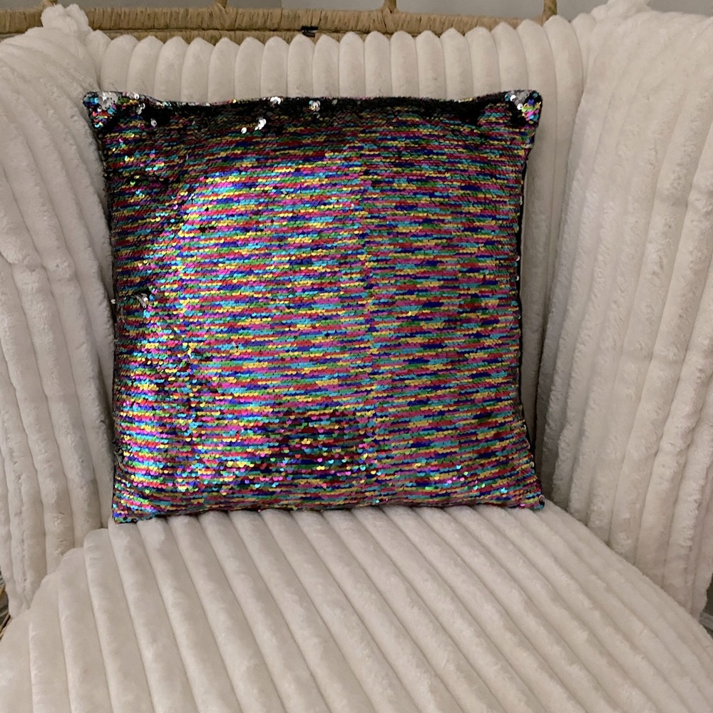 Justice girls Pillow 16x16” multi color - Picture 1 of 2